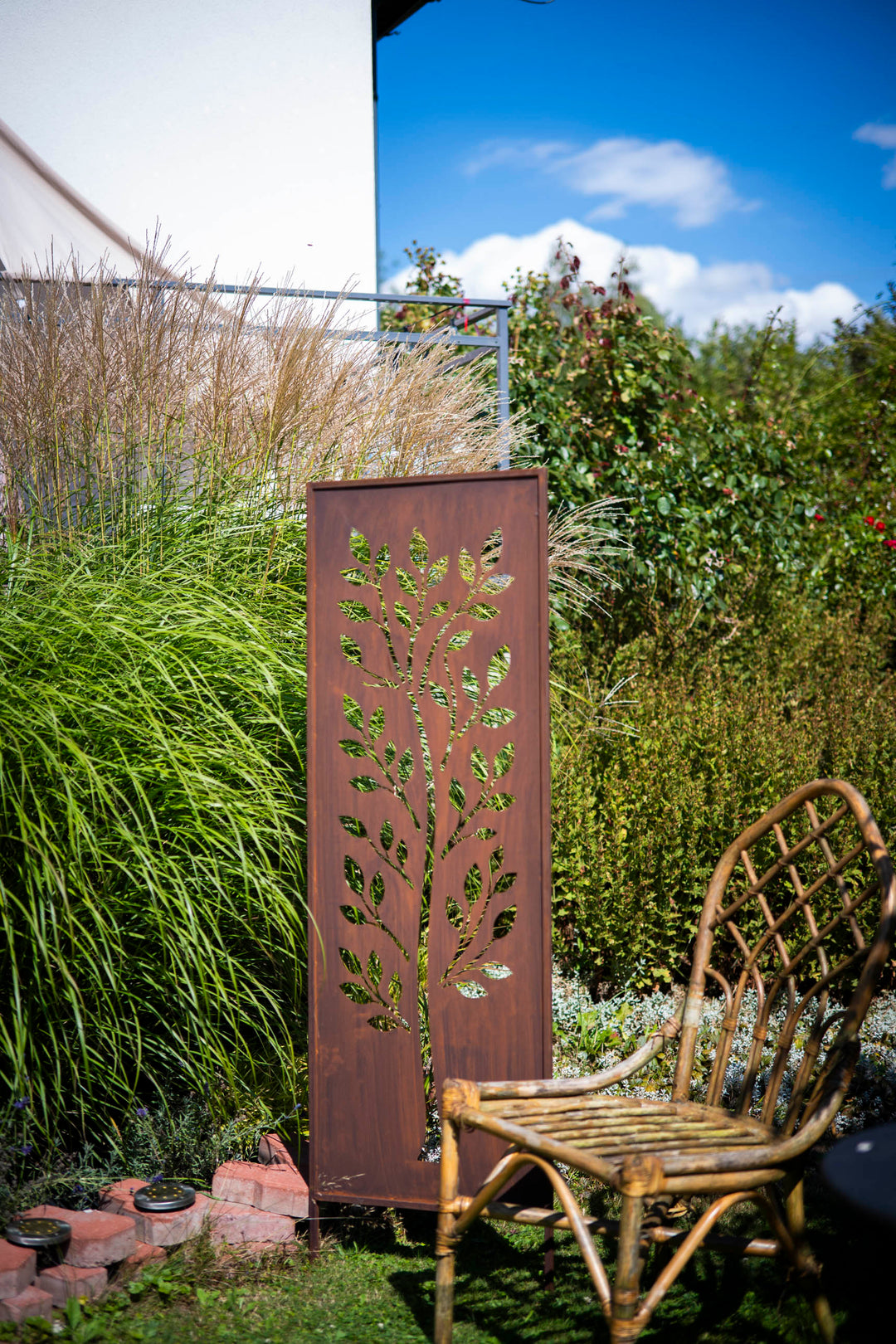 Sichtschutz Gartenpaneel Metall – Motiv Großer Laubbaum, 160 × 50 cm
