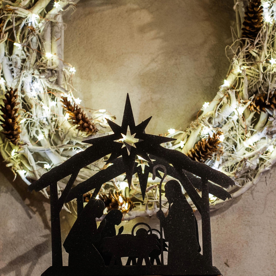 Weihnachtskrippe aus Metall – stilvolle Weihnachtsdekoration