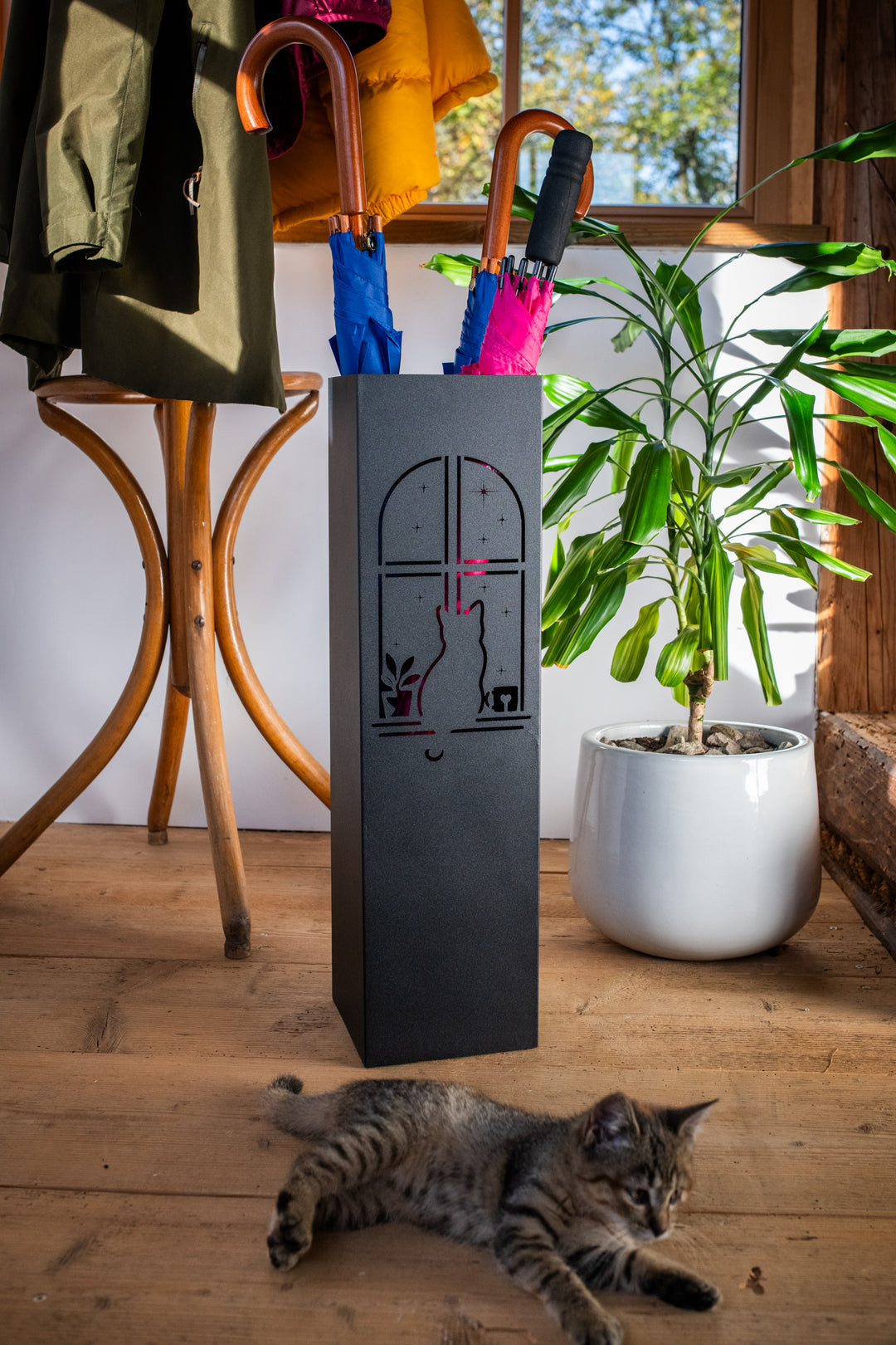 Metal Umbrella Stand – Umbrella Holder with Leaf Motif