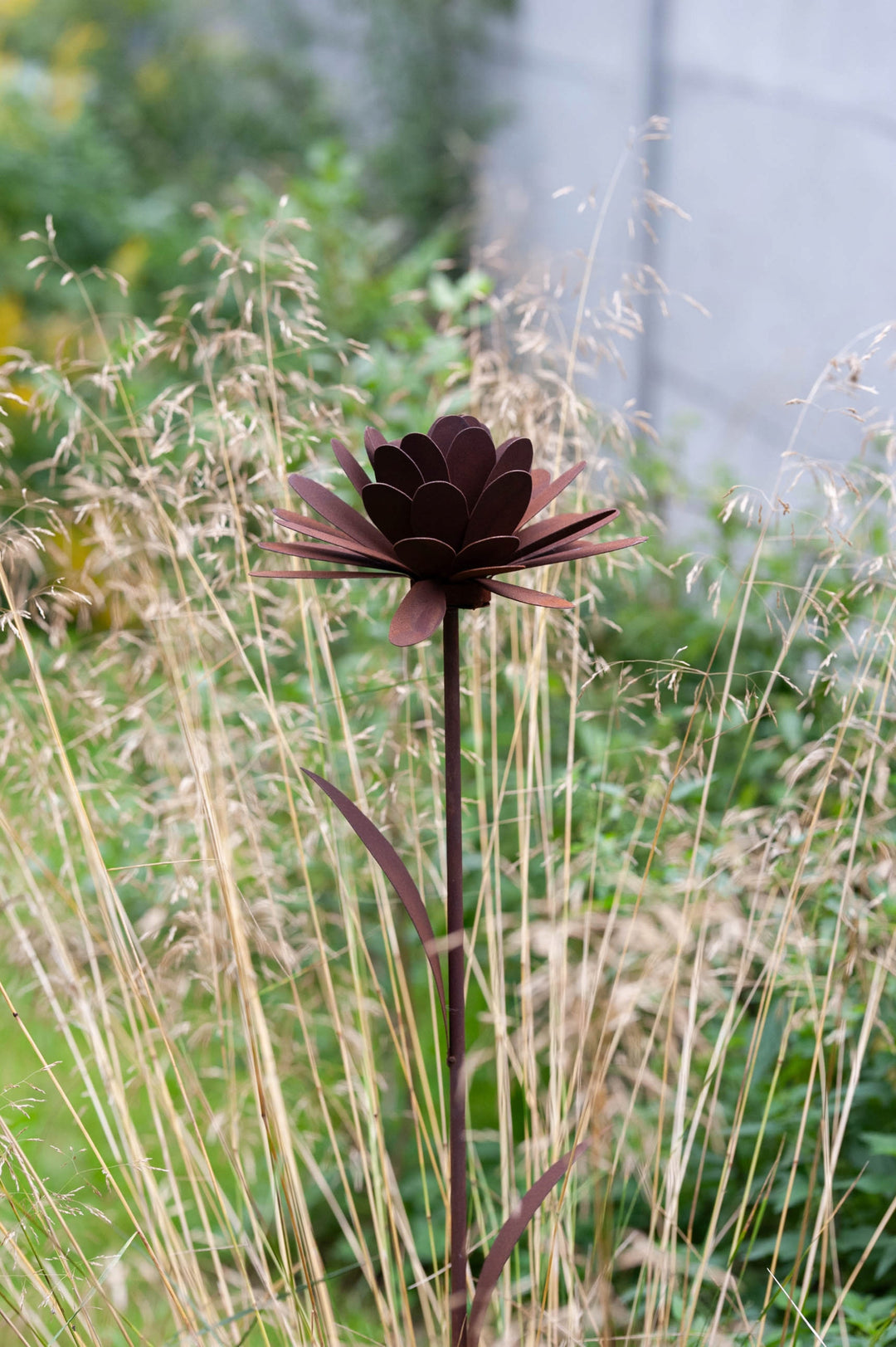 Edelrost Gartenstecker Blume – Gartendeko aus Metall