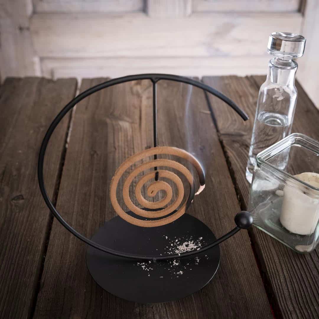 Halter für Mückenspiralen – Metallständer für Garten & Terrasse