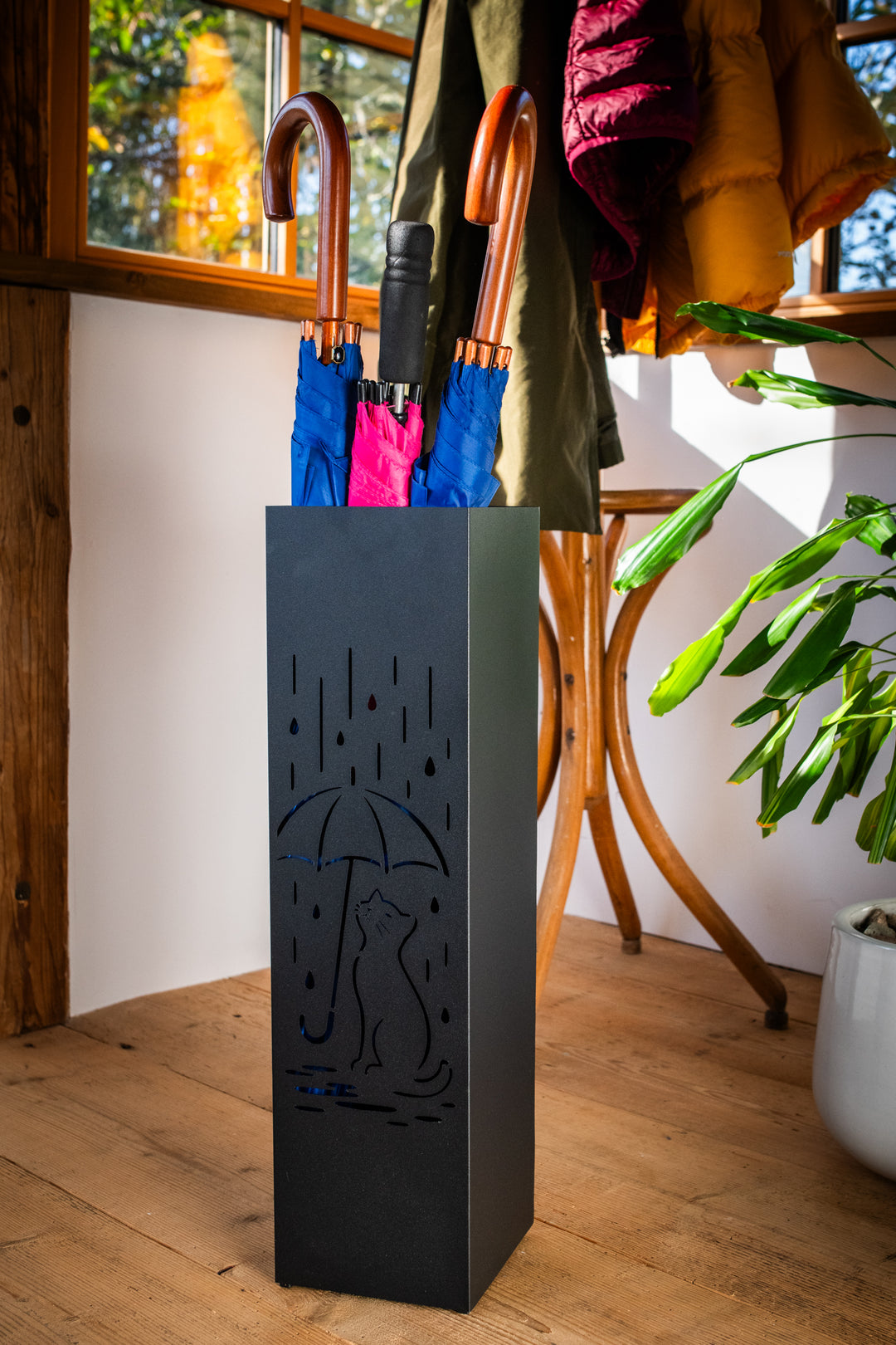 Metal Umbrella Stand – Umbrella Holder with Leaf Motif