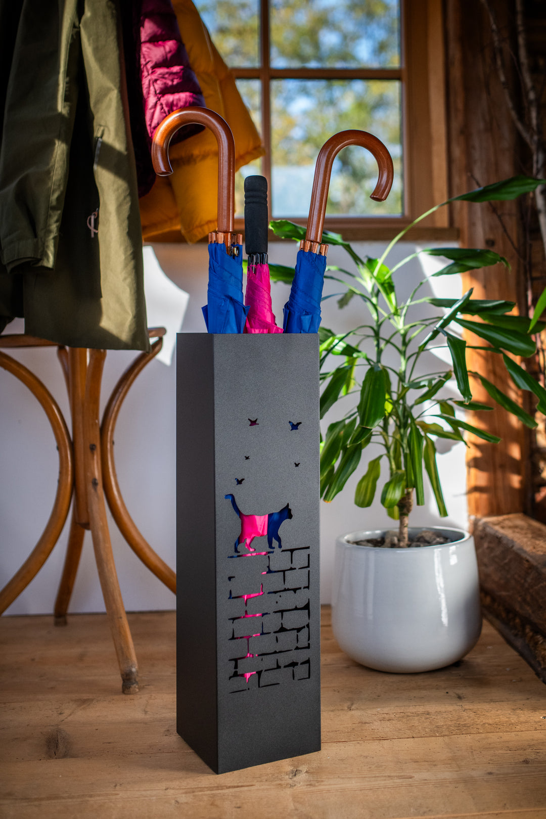 Metal Umbrella Stand – Umbrella Holder with Leaf Motif