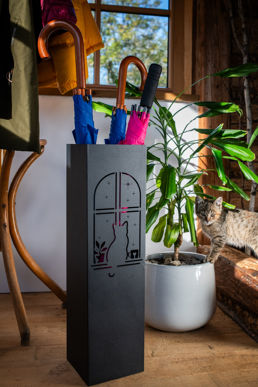 Metal Umbrella Stand – Umbrella Holder with Leaf Motif