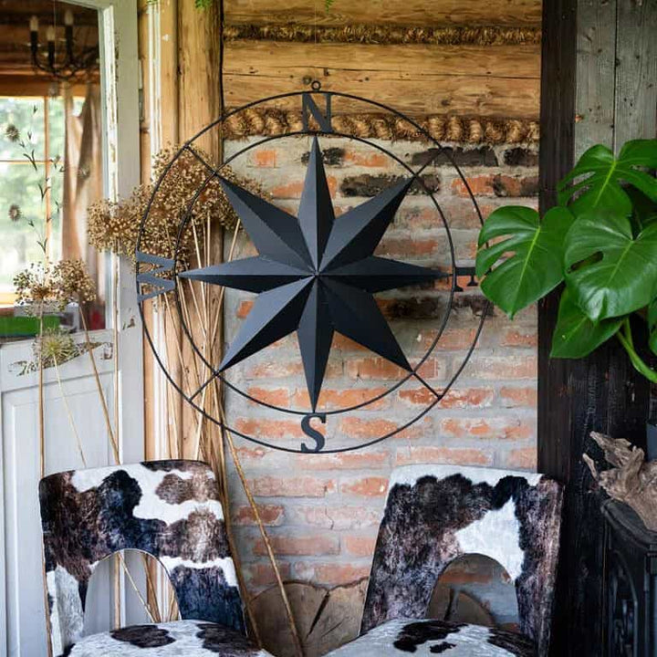 Wanddekoration „Windrose“ aus Metall – Moderne Wandskulptur in Schwarz