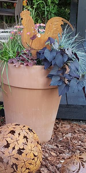 Gartenstecker Hahn aus Metall – Rustikale Gartenfigur in Rostoptik