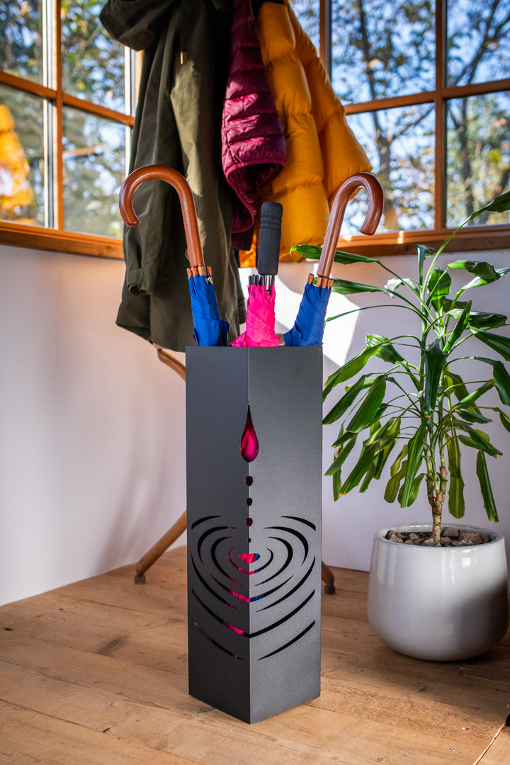 Schirmständer aus Metall – Regenschirmhalter mit Motiv Wassertropfen