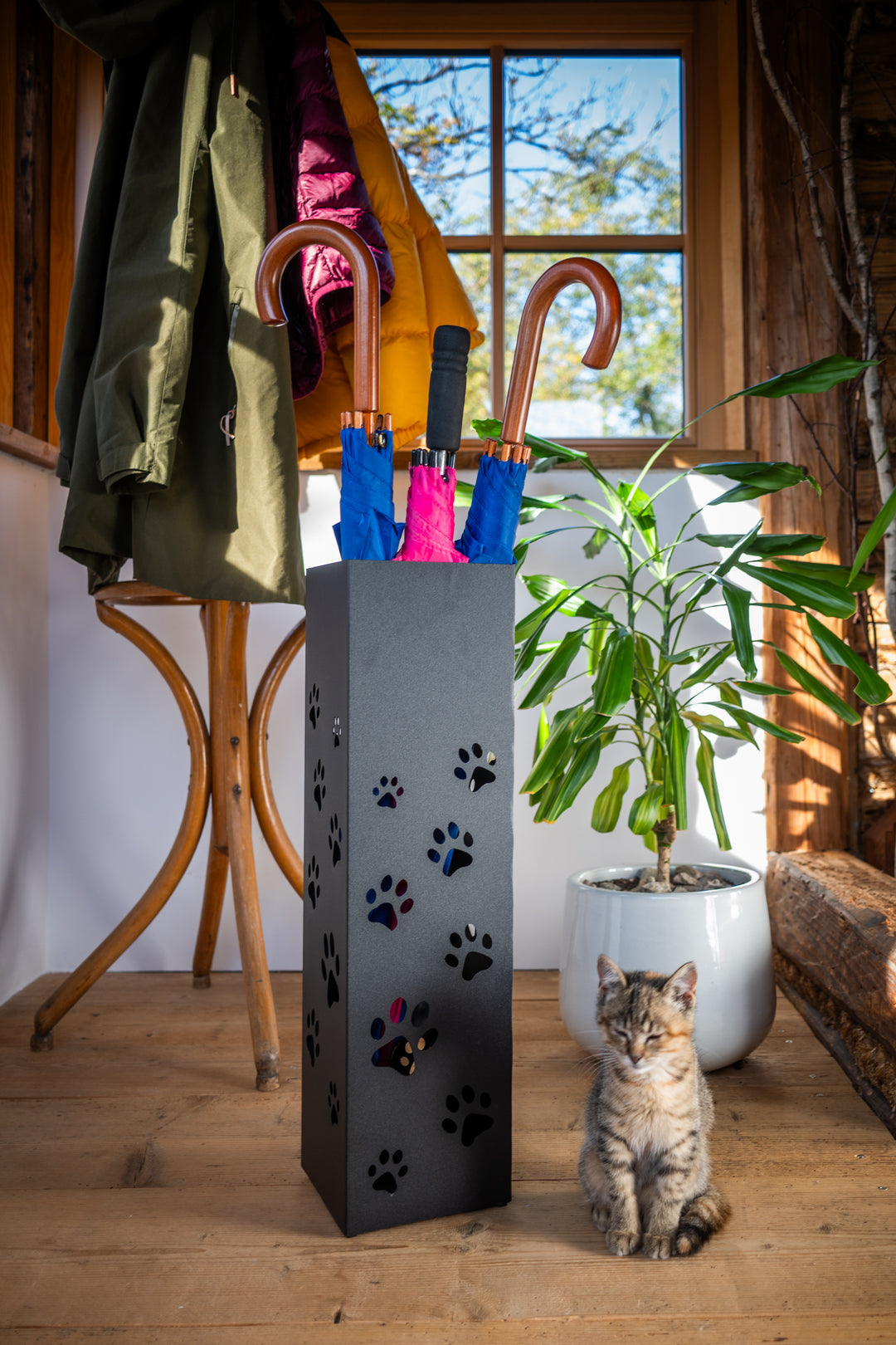Metal Umbrella Stand – Umbrella Holder with Leaf Motif