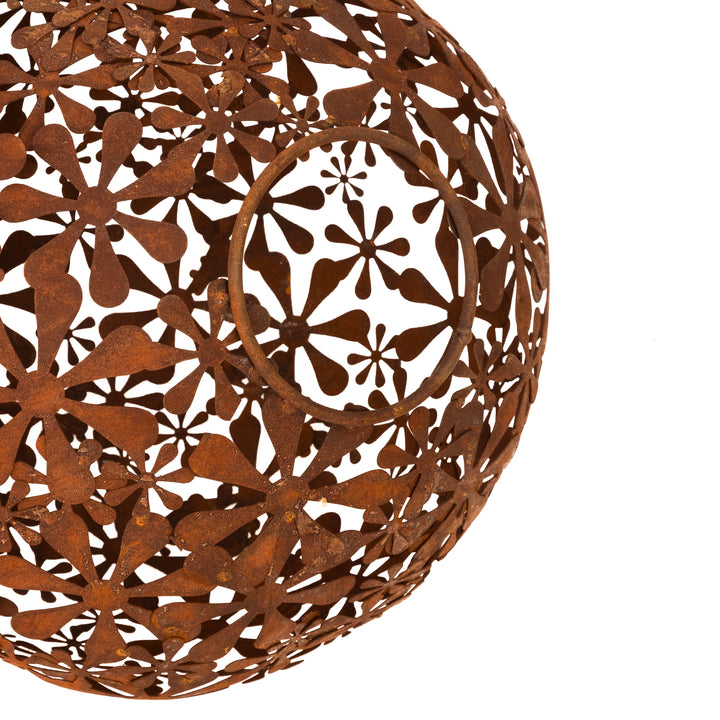 Gartenkugel "Blumen" – Rost-Deko aus Stahl mit Blumen-Ornament