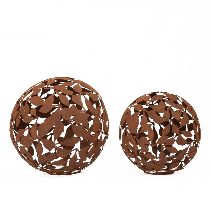 Garden Sphere "Cloverleaf" – Rusty Steel Decoration with Clover Ornament
