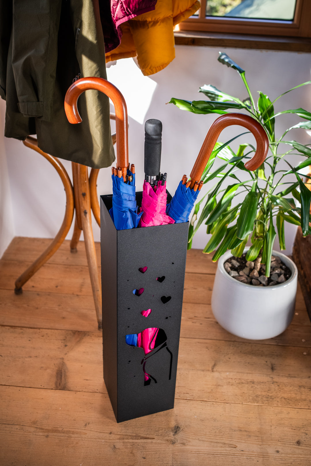 Metal Umbrella Stand – Umbrella Holder with Leaf Motif