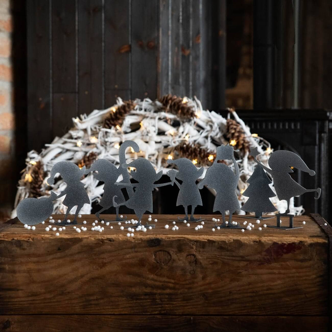 Dekorativer Metall-Wichtel für eine stimmungsvolle Weihnachtszeit