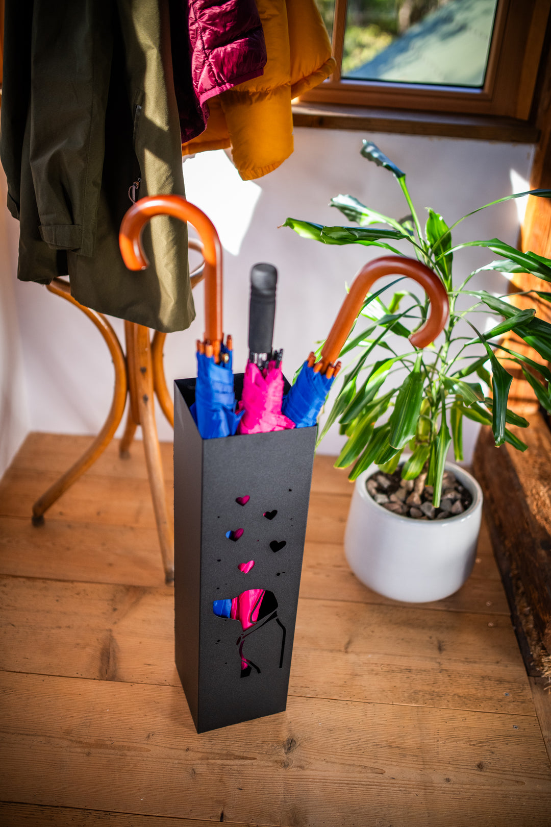 Metal Umbrella Stand – Umbrella Holder with Leaf Motif