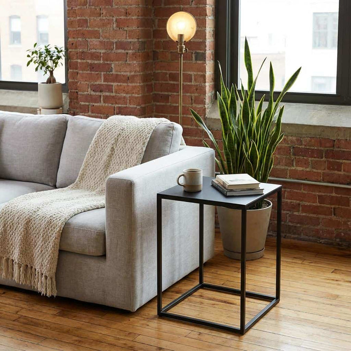 Beistelltisch Schwarz aus Stahl – minimalistischer Metalltisch