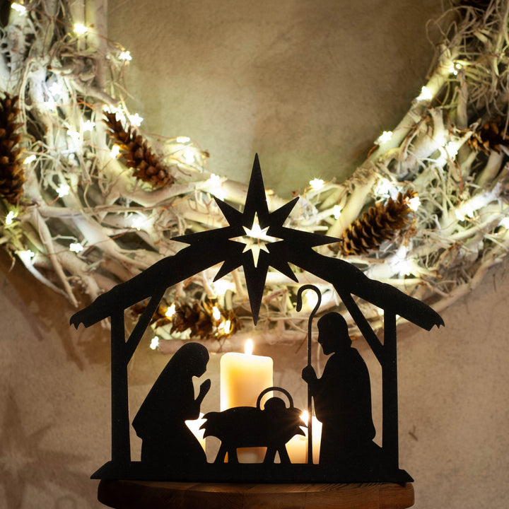Weihnachtskrippe aus Metall – stilvolle Weihnachtsdekoration