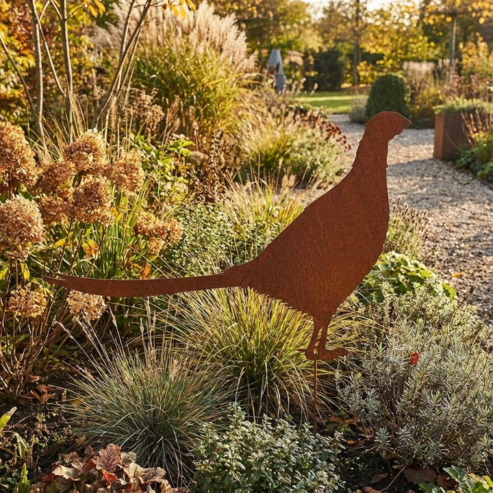 Gartenfigur Fasan aus Metall – dekorative Gartenfigur in natürlicher Rostoptik