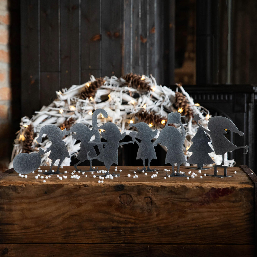 Weihnachtlicher Gnom aus Metall – dekorative Tischfigur