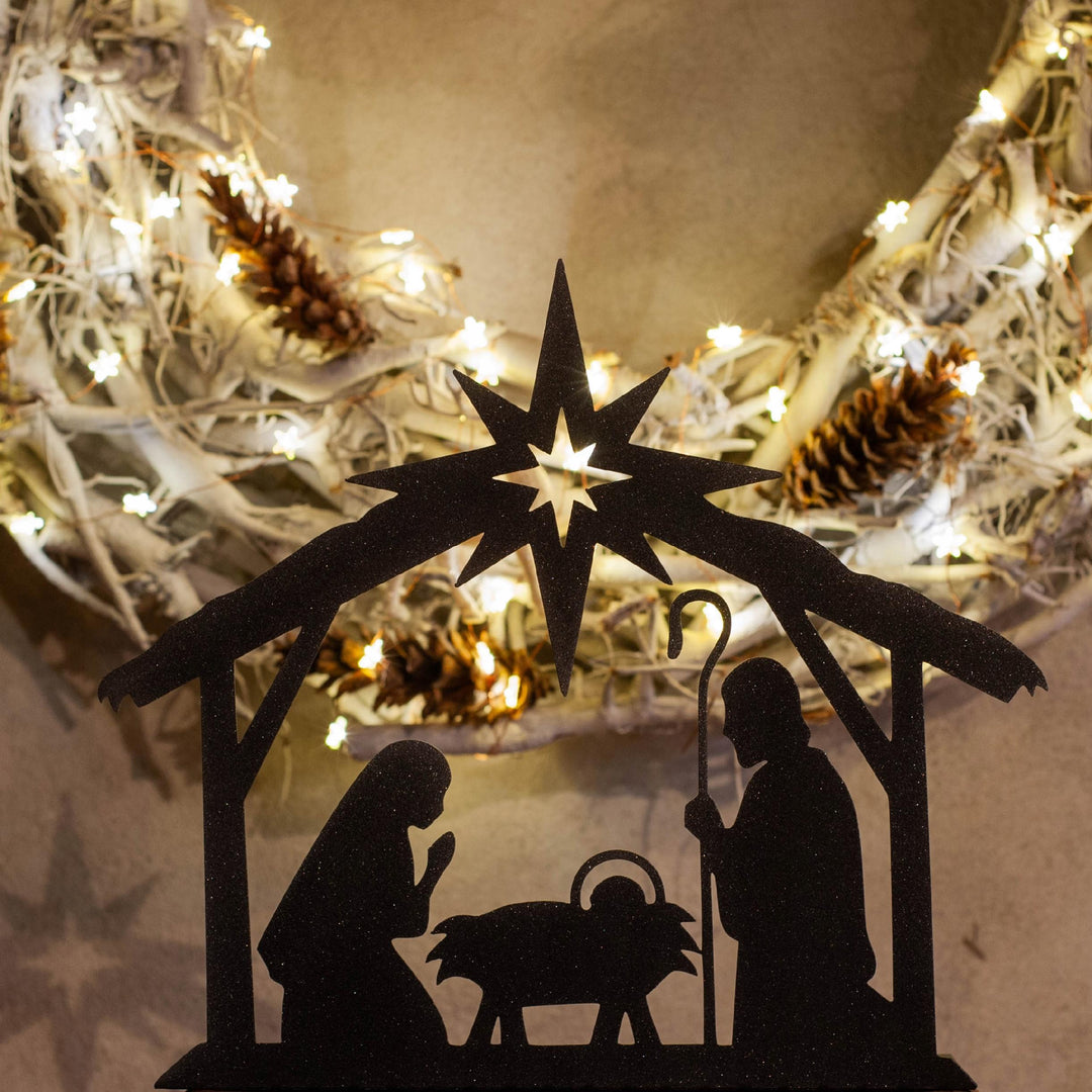 Weihnachtskrippe aus Metall – stilvolle Weihnachtsdekoration