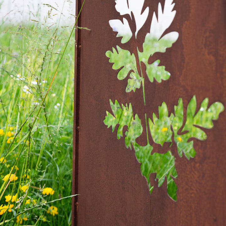 Sichtschutz Gartenpaneel Metall – Motiv Blumen, 160 × 50 cm