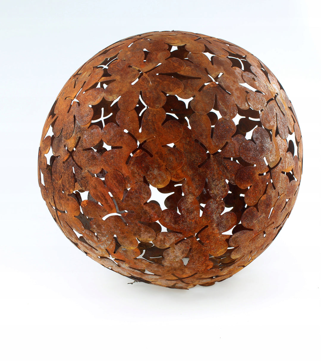 Gartenkugel "Kleeblatt" – Rost-Deko aus Stahl mit Kleeblatt-Ornament