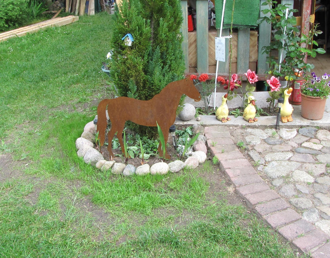 Edelrost Gartenfigur Pferd – Metallfigur auf Einschlagbeinen, 69 cm
