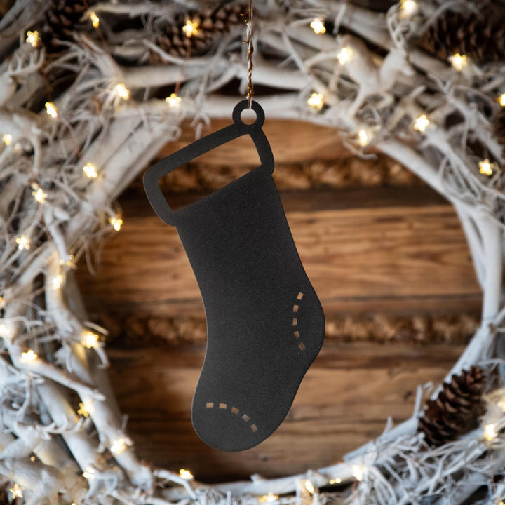 Weihnachtlicher Stiefel aus Metall – dekorative Figur