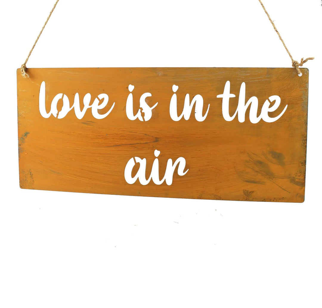 Metall Wanddekoration „Love is in the Air“ – Dekoschild in Rostoptik für Tür und Wand