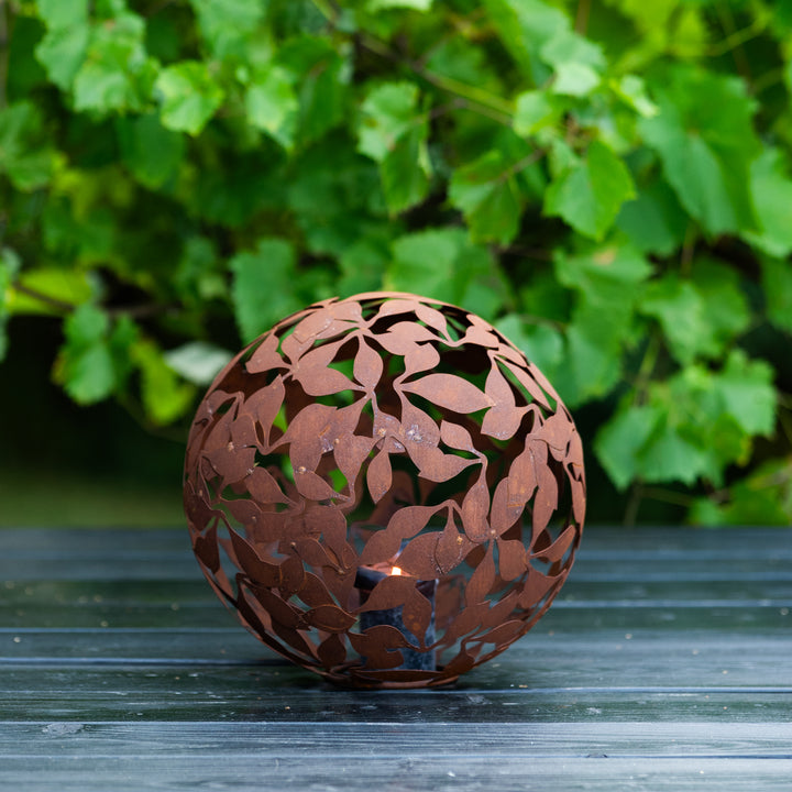 Garden Sphere "Cloverleaf" – Rusty Steel Decoration with Clover Ornament