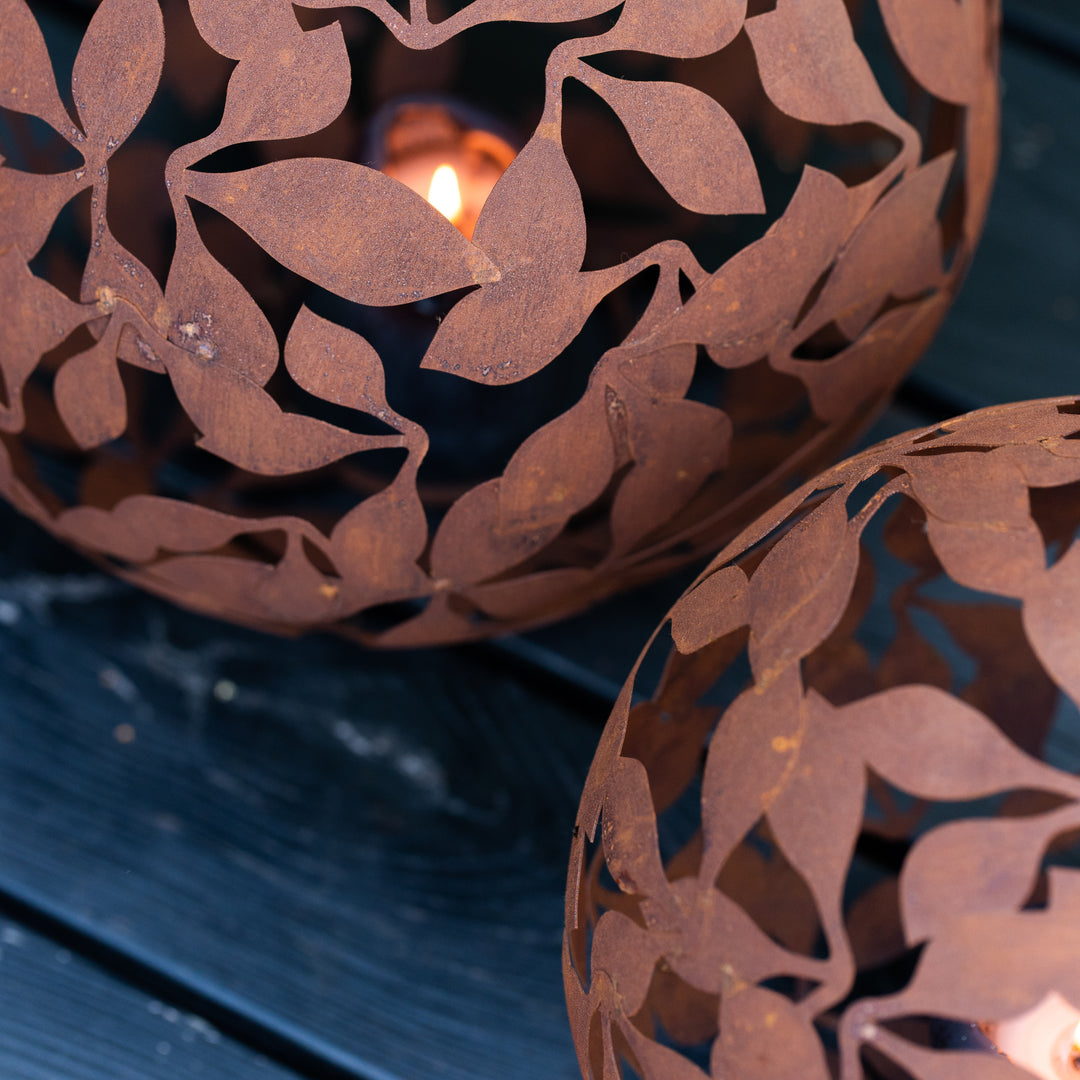 Garden Sphere "Cloverleaf" – Rusty Steel Decoration with Clover Ornament