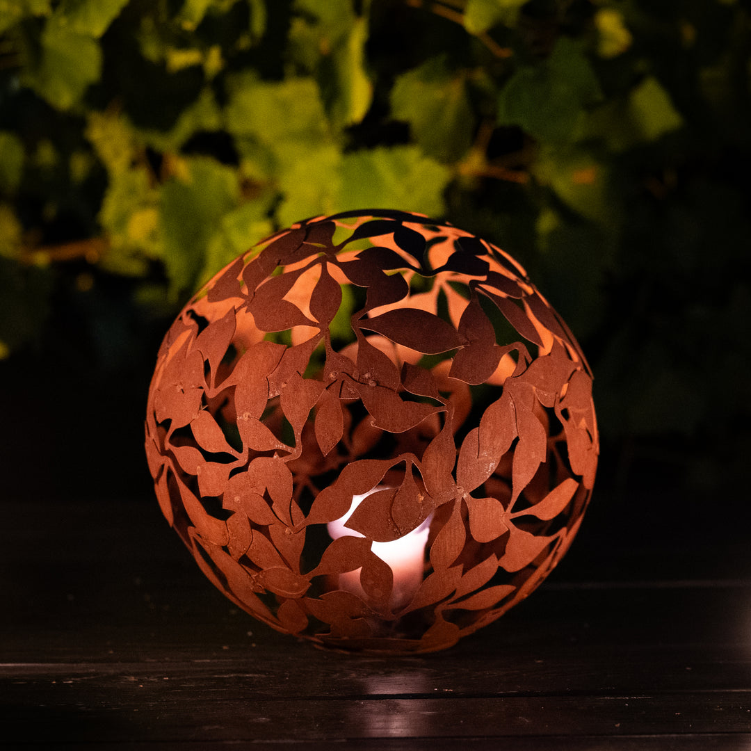 Garden Sphere "Cloverleaf" – Rusty Steel Decoration with Clover Ornament