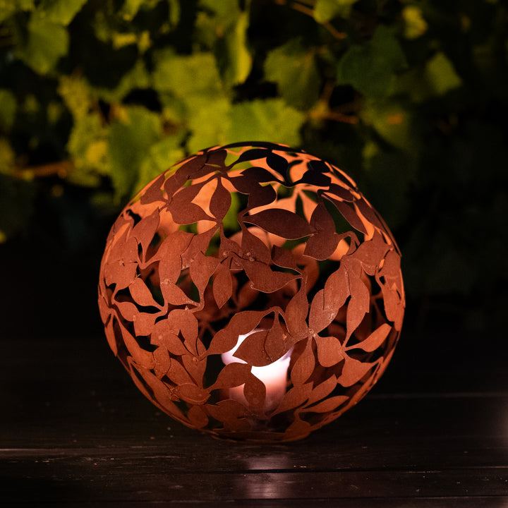 Garden Sphere "Cloverleaf" – Rusty Steel Decoration with Clover Ornament