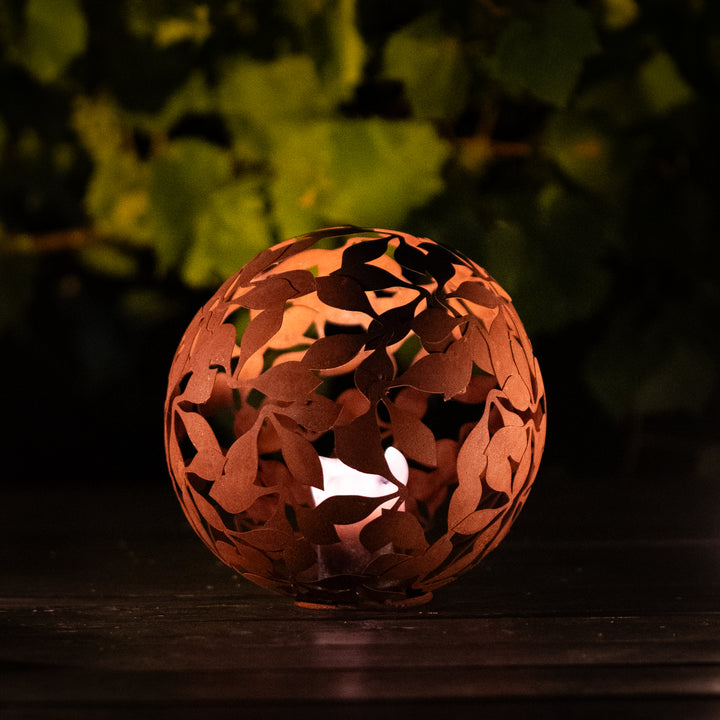 Garden Sphere "Cloverleaf" – Rusty Steel Decoration with Clover Ornament