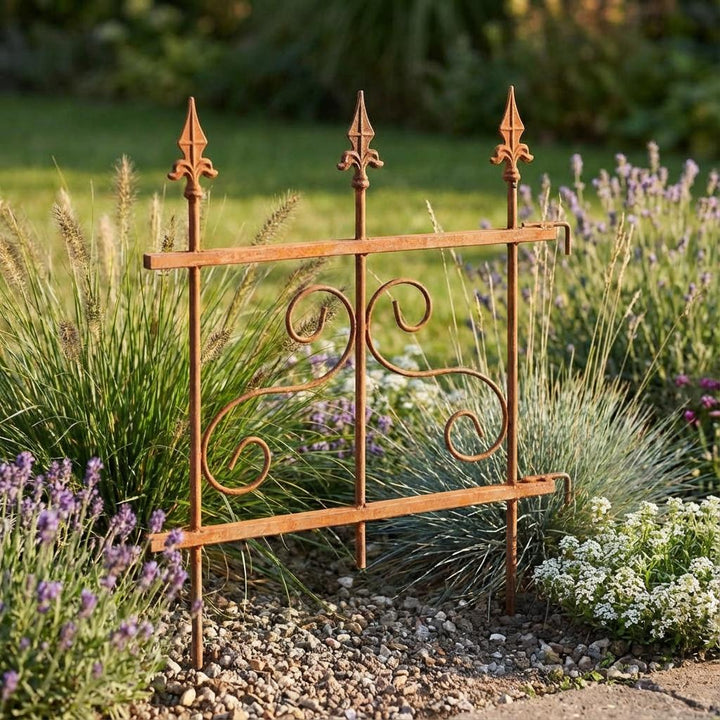 Gartenzaun Element Metall Rostoptik 46 × 60 cm – Dekorative Beeteinfassung mit Muster