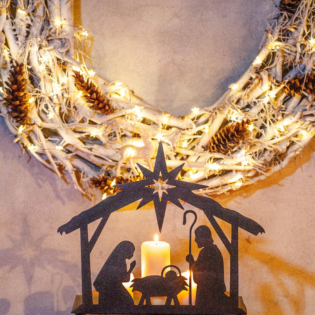 Weihnachtskrippe aus Metall – stilvolle Weihnachtsdekoration