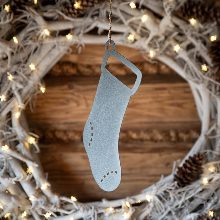 Weihnachtlicher Stiefel aus Metall – dekorative Figur