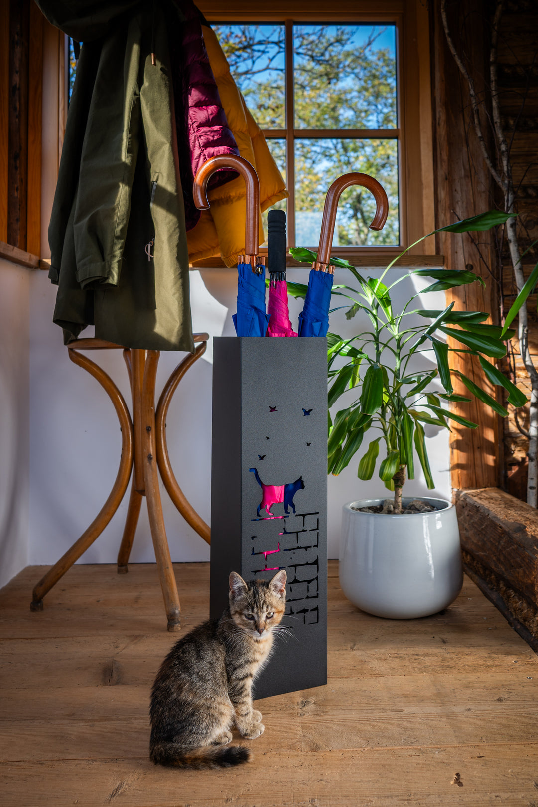 Metal Umbrella Stand – Umbrella Holder with Leaf Motif