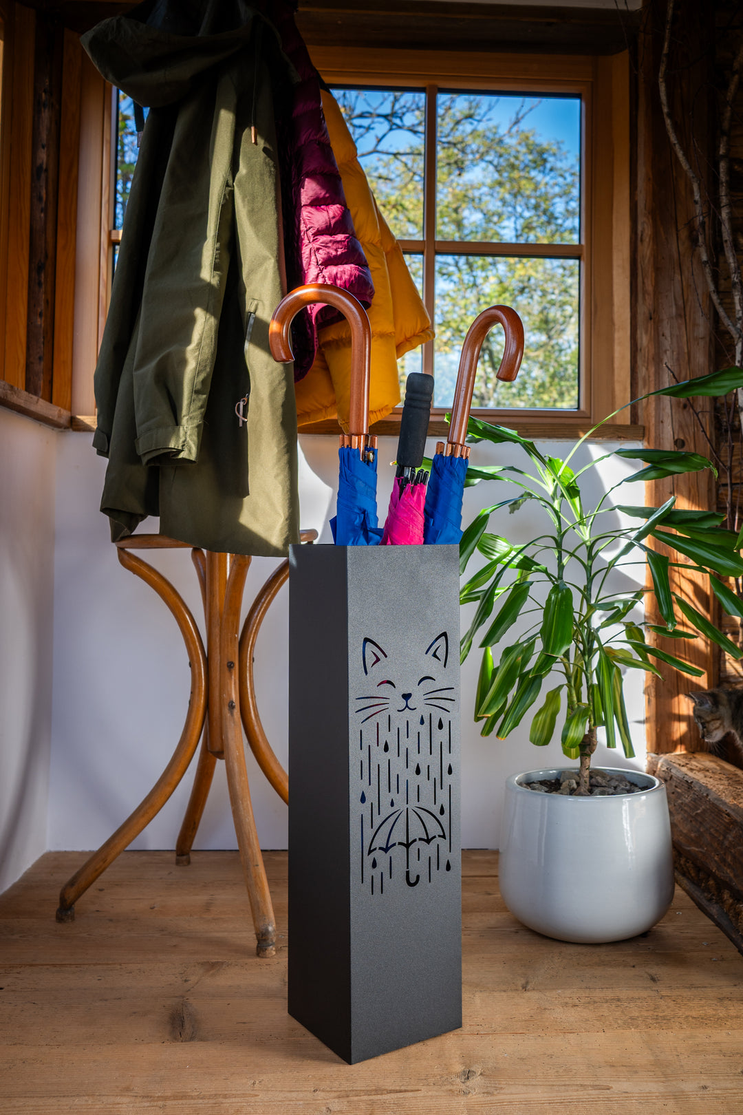 Metal Umbrella Stand – Umbrella Holder with Leaf Motif