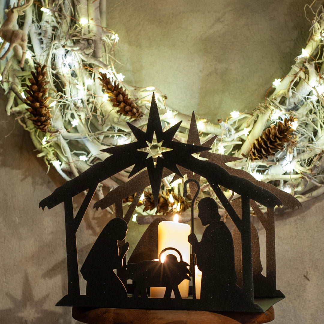 Weihnachtskrippe aus Metall – stilvolle Weihnachtsdekoration