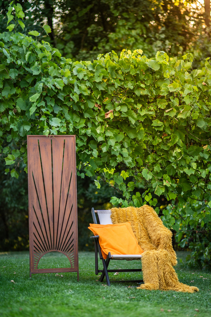 Sichtschutz Gartenpaneel Metall – Motiv Sonnenstrahlen, 160 × 50 cm