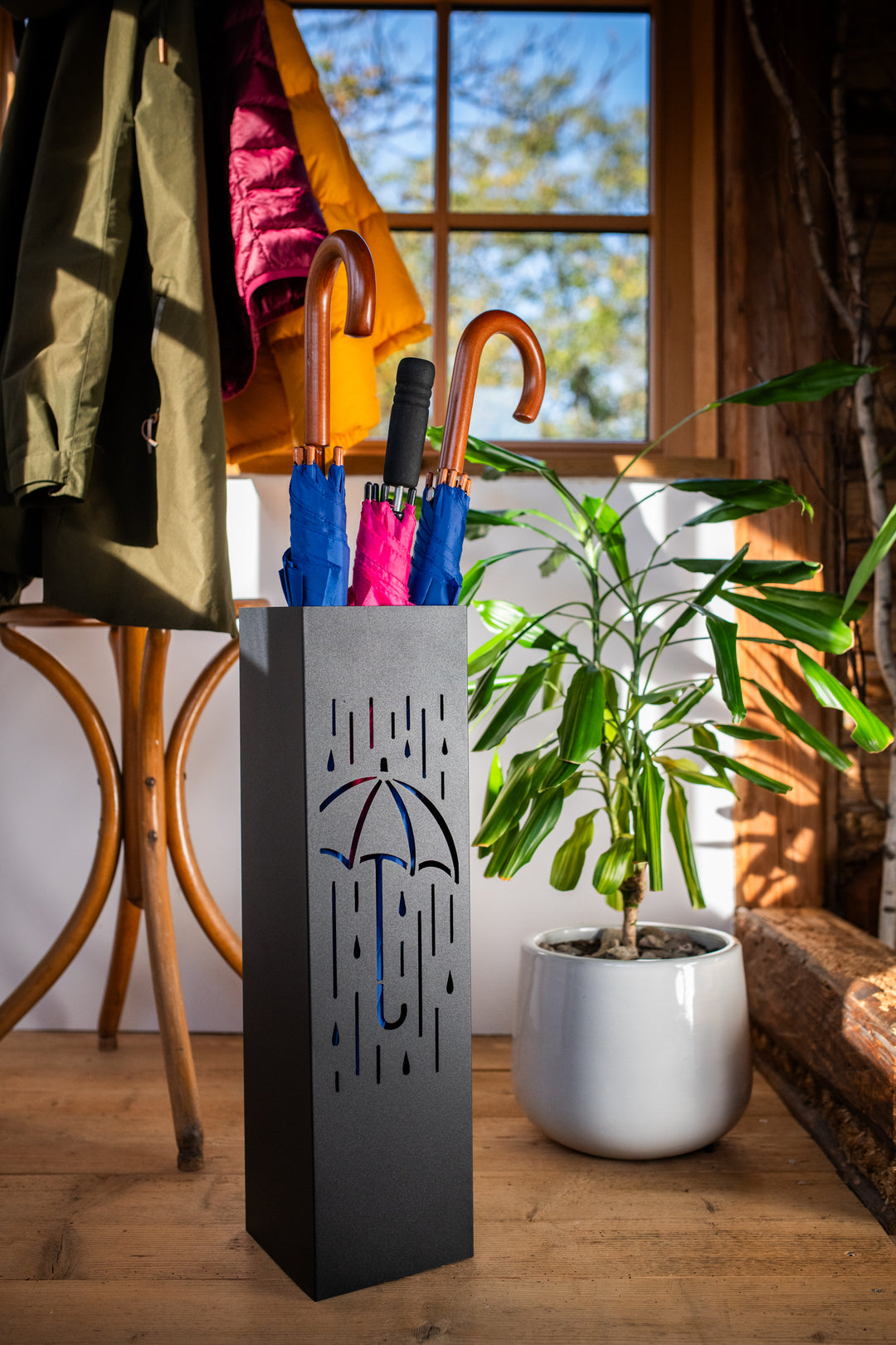 Metal Umbrella Stand – Umbrella Holder with Leaf Motif
