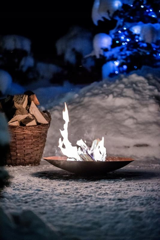 Vogeltränke aus Metall in Rostoptik – Gartendeko für Vögel