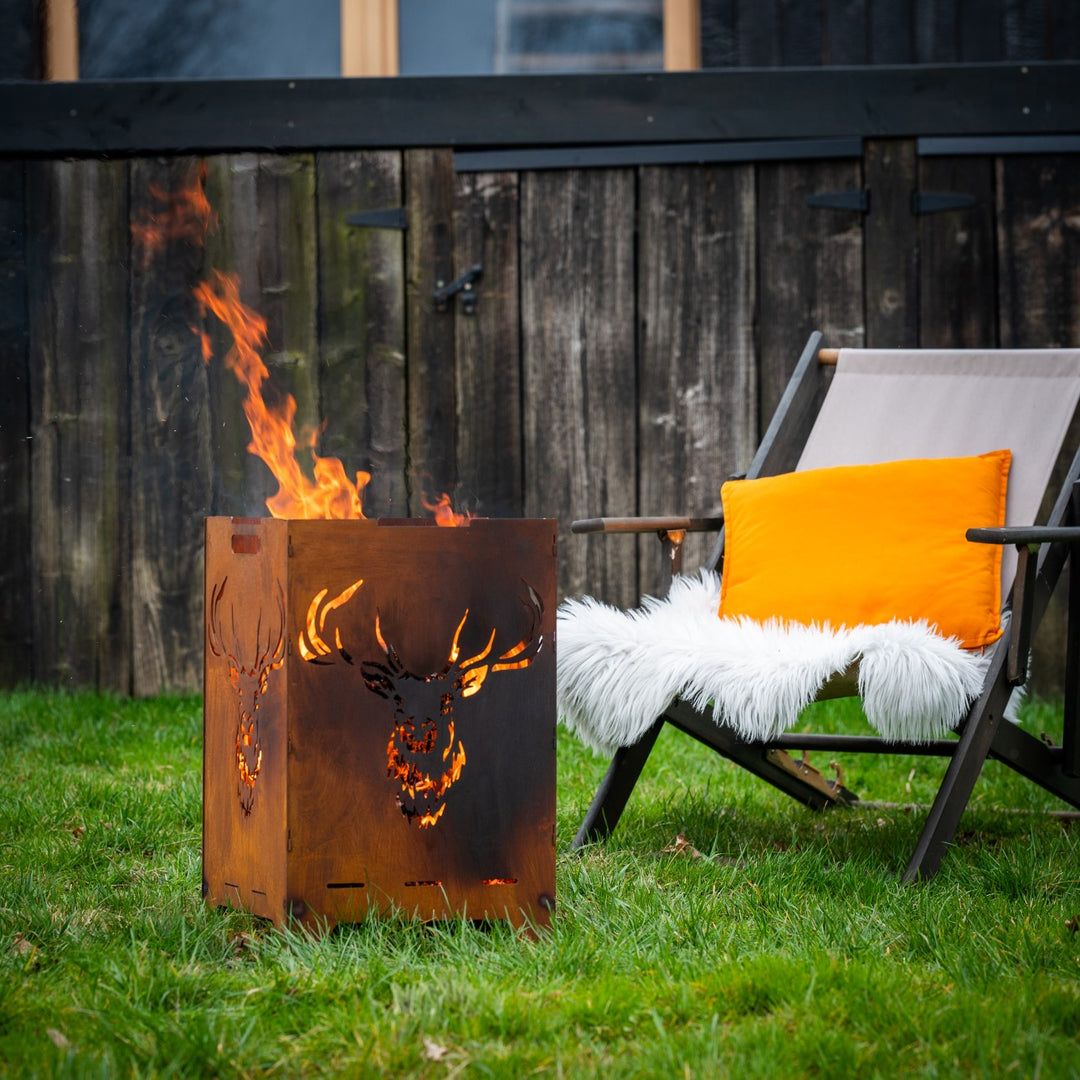 Feuerstelle aus Metall in Rostoptik mit Hirschmotiv, 2mm