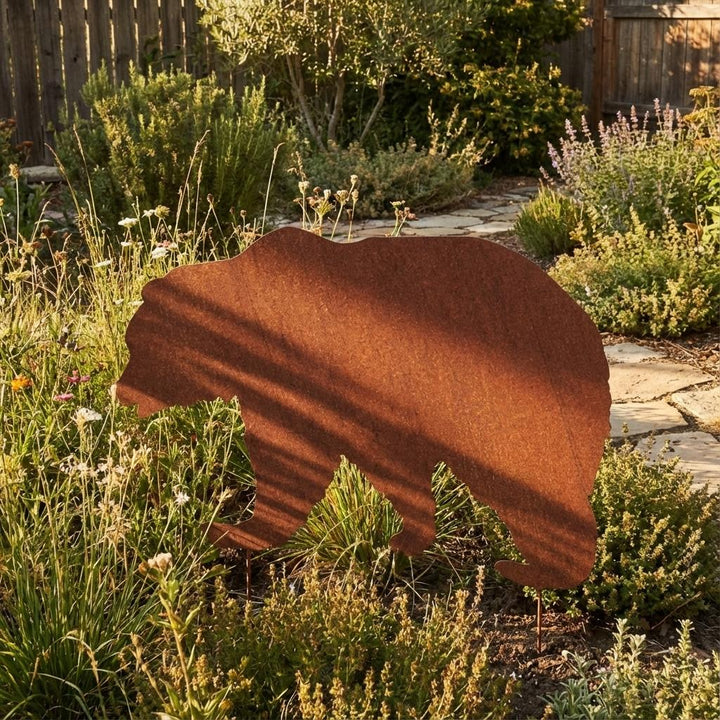 Gartenstecker Bär aus Metall – dekorative Gartenfigur in natürlicher Rostoptik