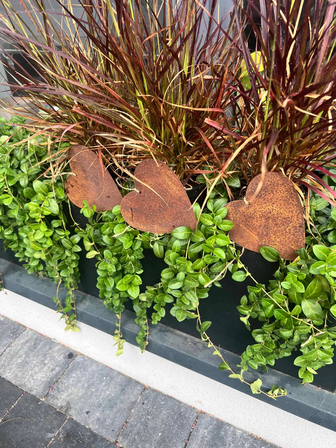 Metall Herzen Garten Dekoration – Set aus 3 Gartenanhängern in natürlicher Rostoptik